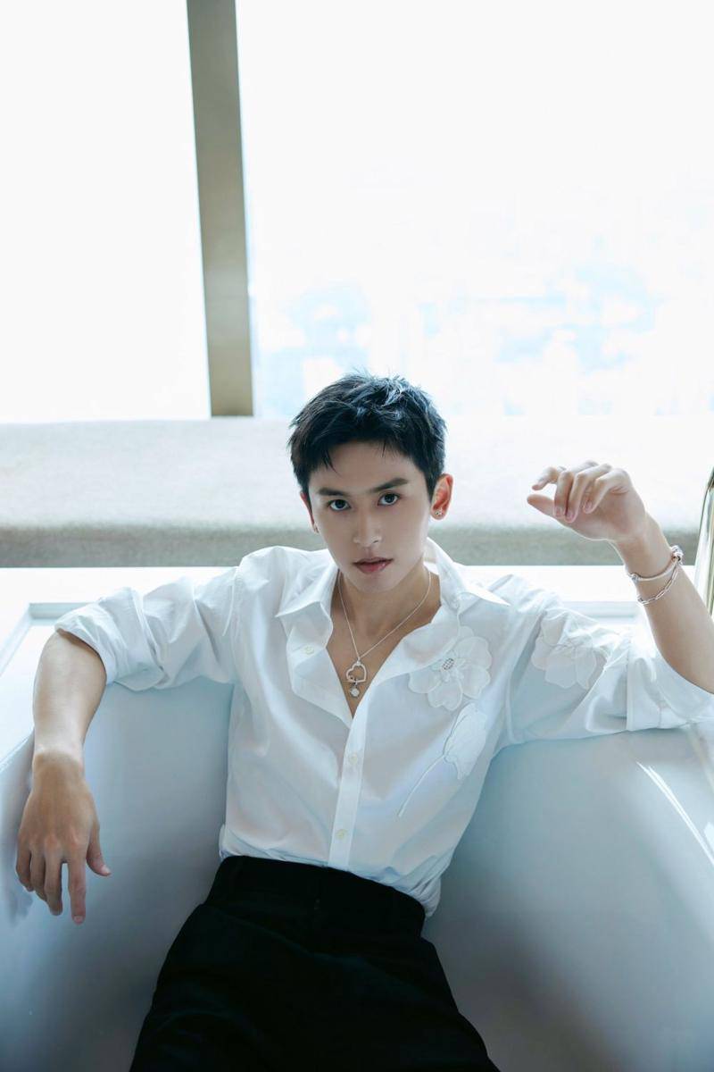 Zhang Zhehan (soompi.com)