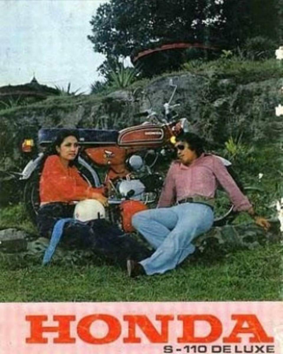 iklan motor jadul (instagram.com/potolawas)