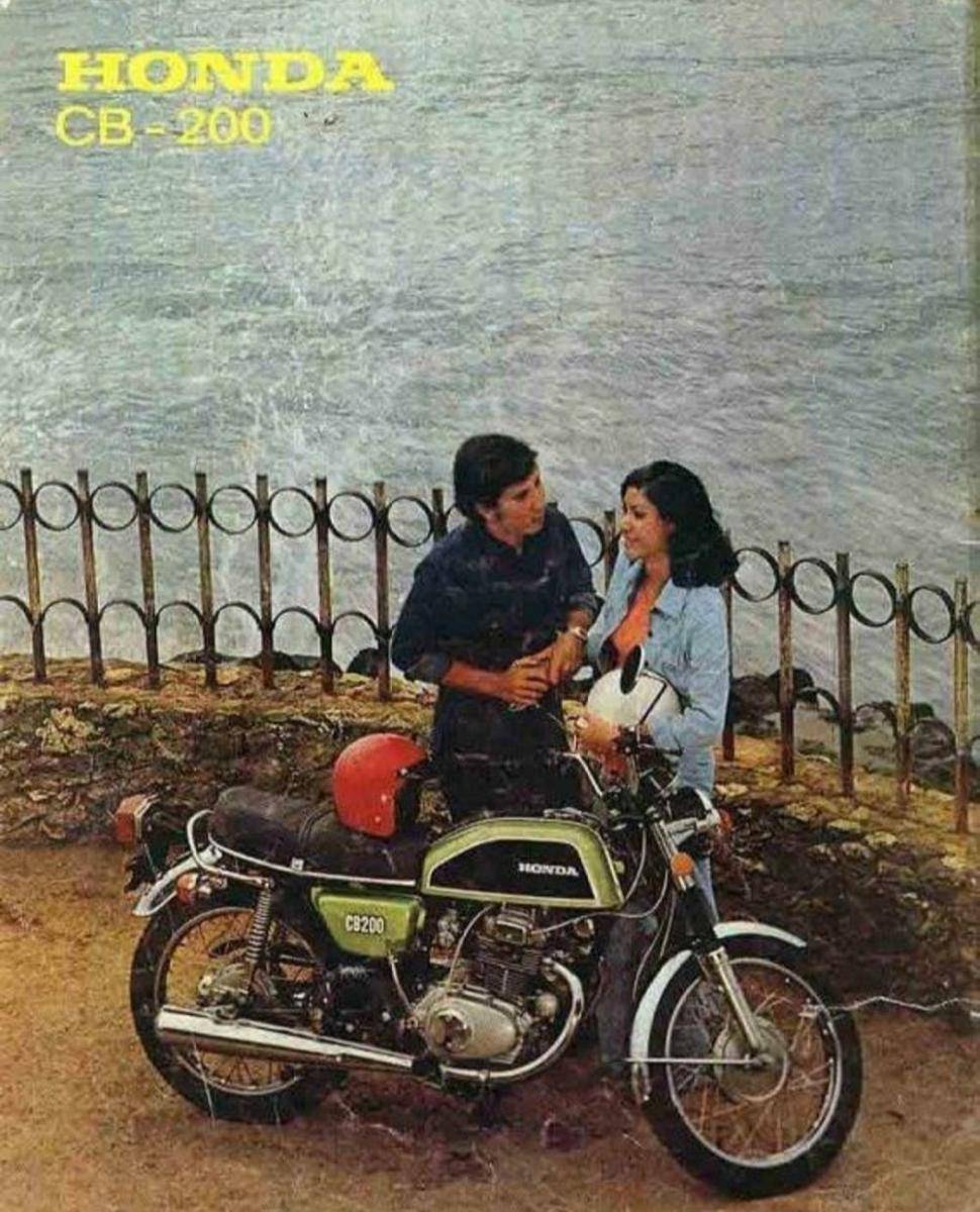 iklan motor jadul (instagram.com/potolawas)