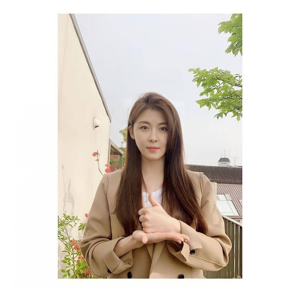 Ha Ji Won (instagram.com/hajiwon1230)