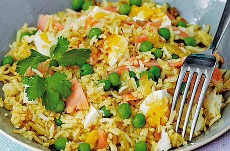 ilustrasi salmon kedgeree (realfood.tesco.com)