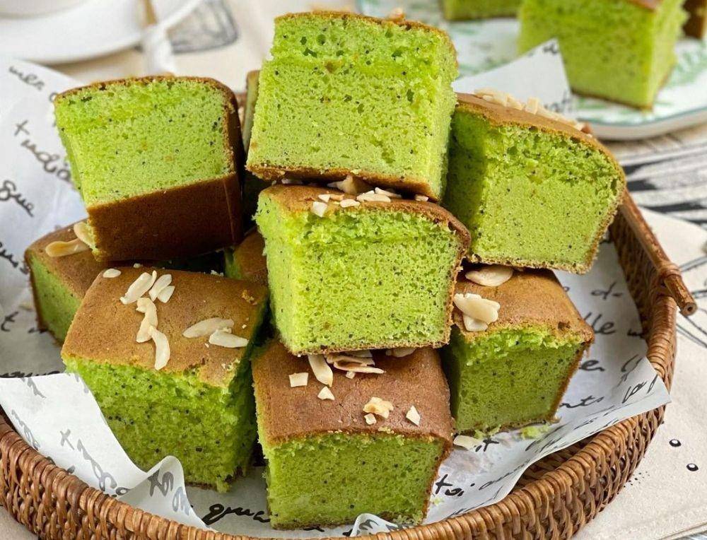 Bolu tape pandan (instagram.com/ lings_pastry)