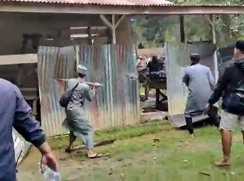 16 Perusak Masjid Ahmadiyah Jadi Tersangka dan Ditahan