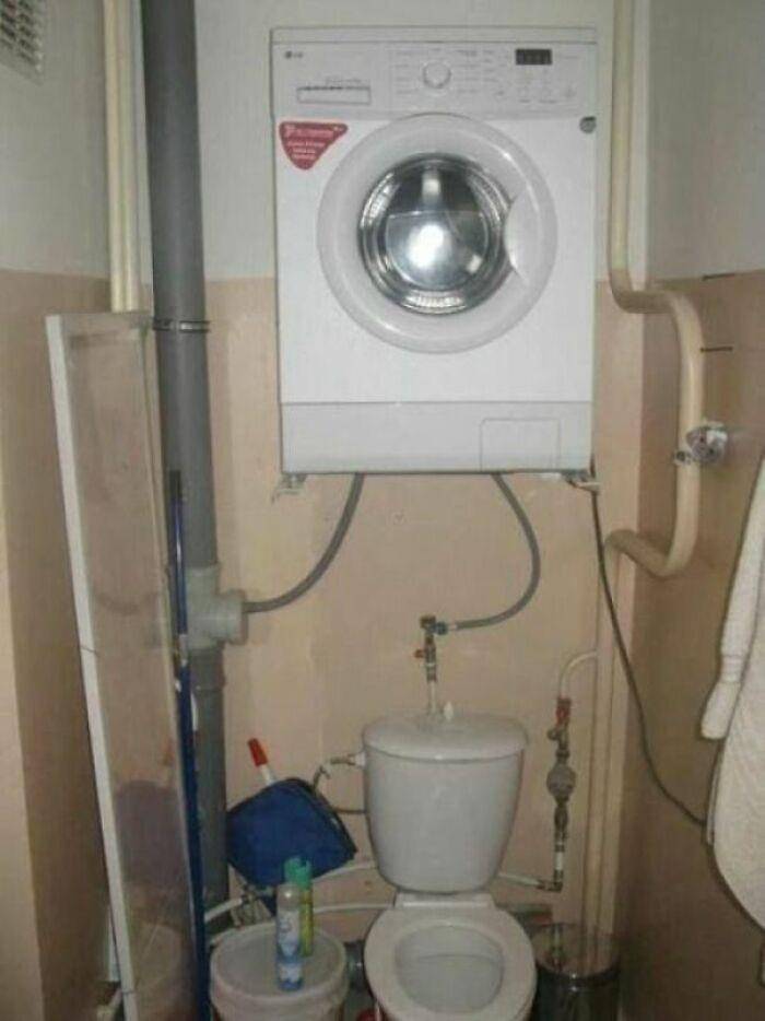 perabotan rumah di tempat tak seharusnya (reddit.com/frank_-_horrigan)