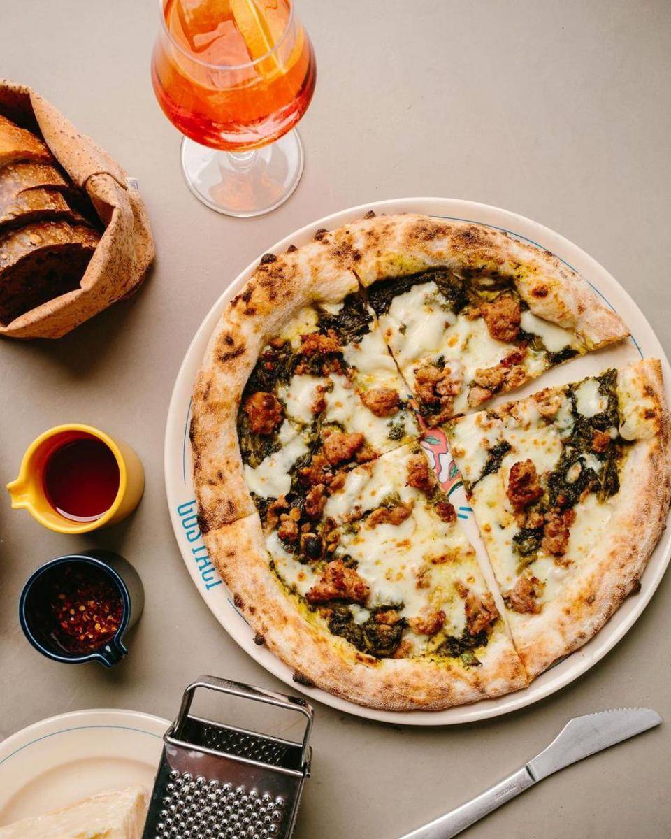 Gustaci (instagram.com/gustaci.pizzalounge)