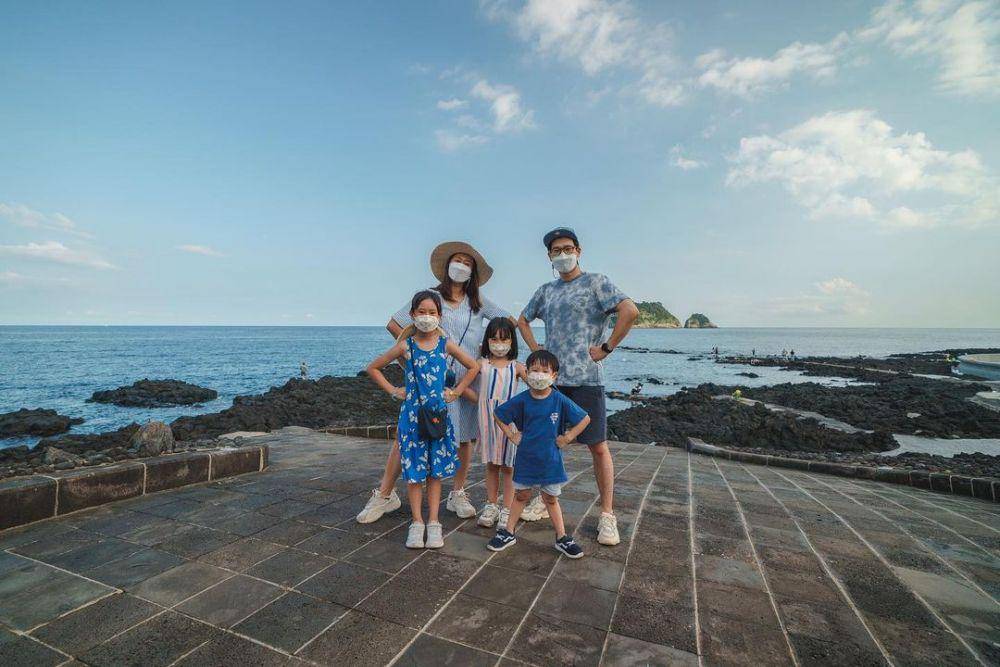 potret Kimbab Family di Pulau Jeju (instagram.com/kimbabfamily.official)