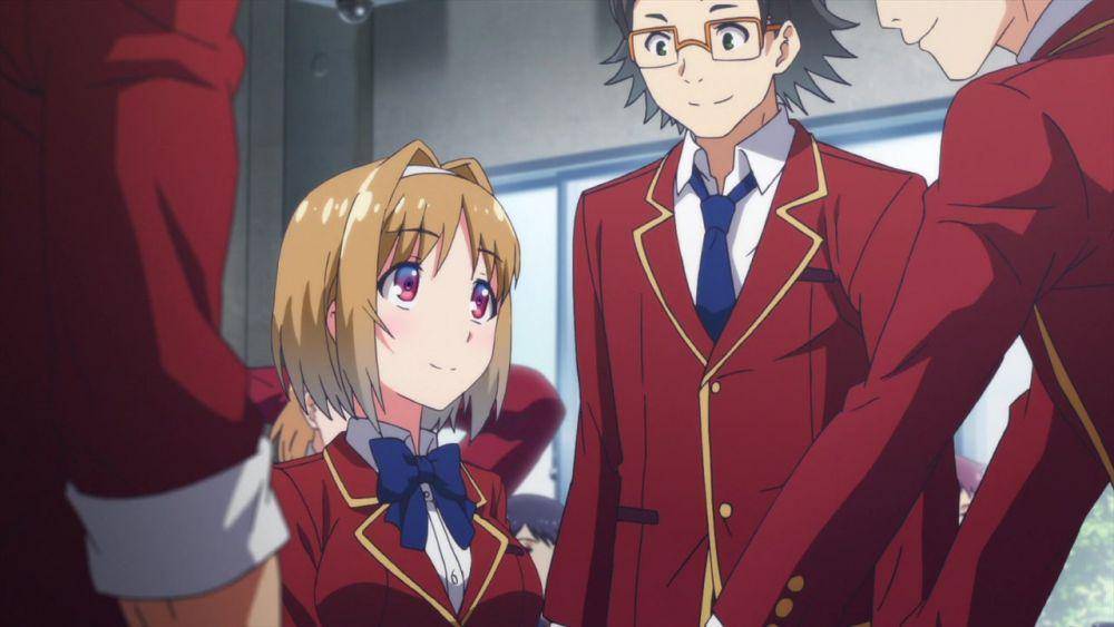 Kushida menerima pujian karena membantu kelas D dalam ujian. (dok. Studio Lerche/Classroom of the Elite)