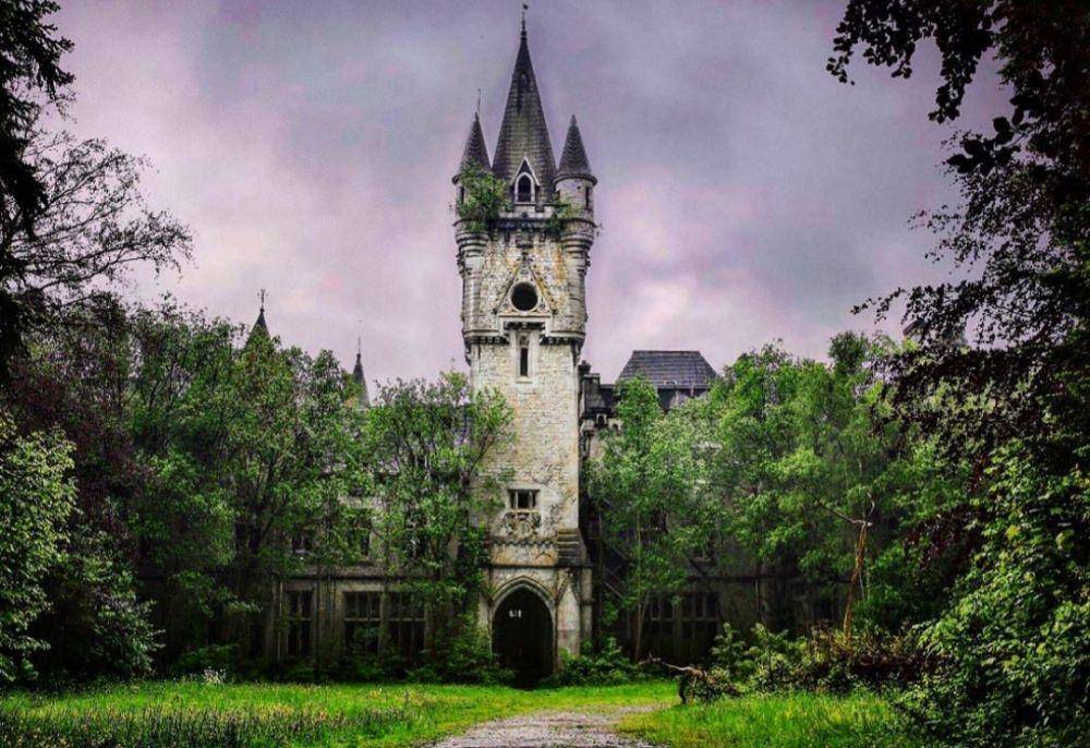 Miranda Castle (instagram.com/urbexgyulahajner)