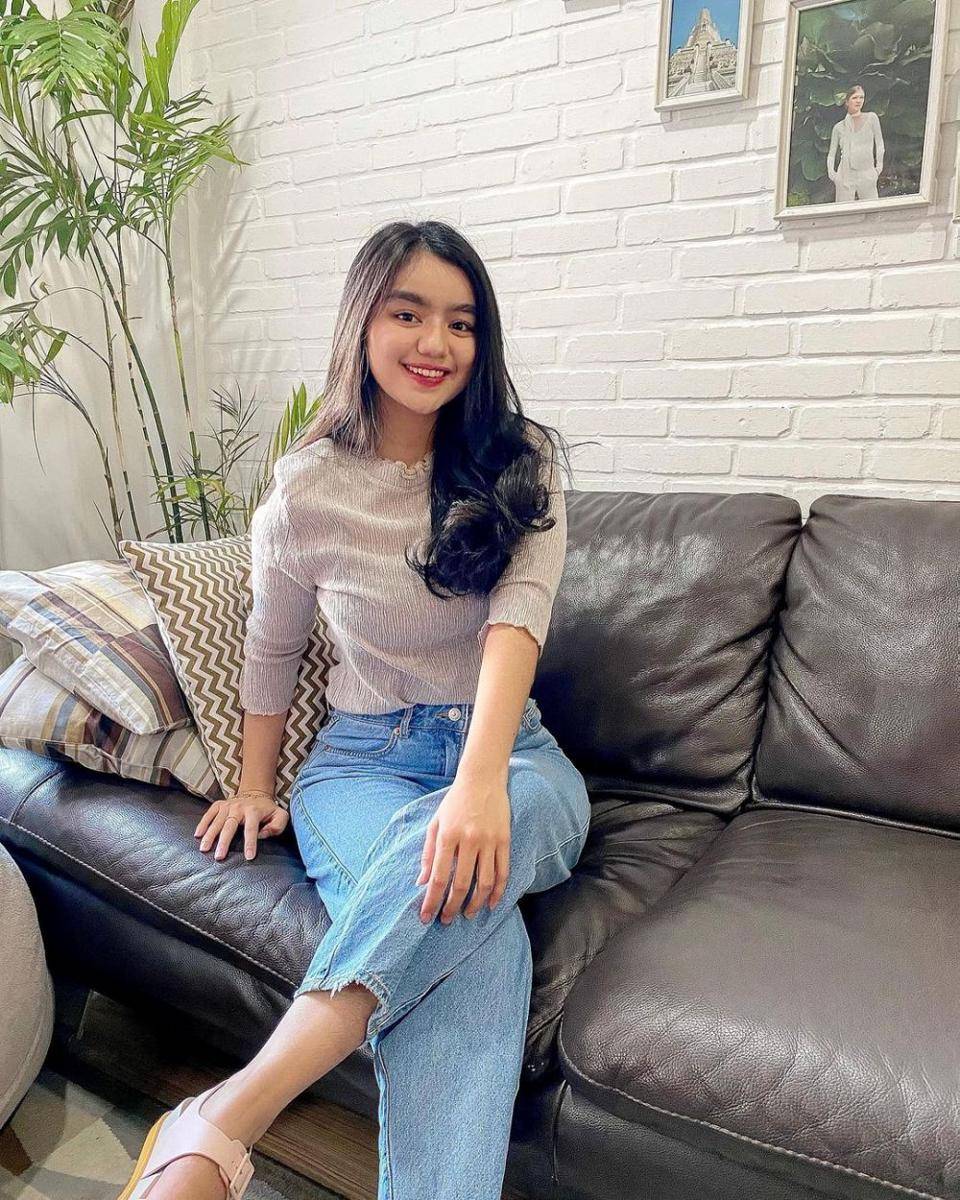 Ayi (instagram.com/ayiii____)