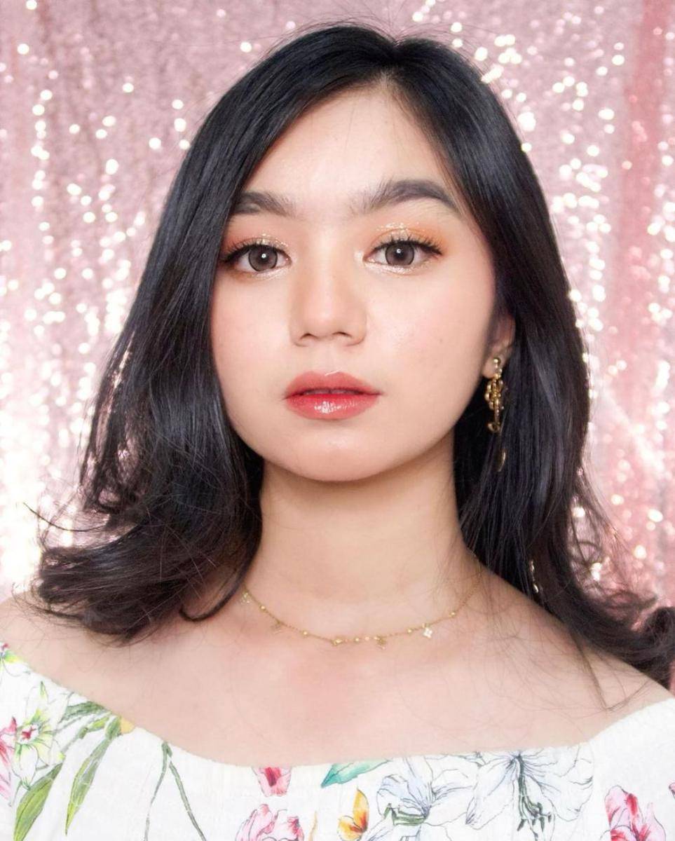 Ayi (instagram.com/ayiii____)