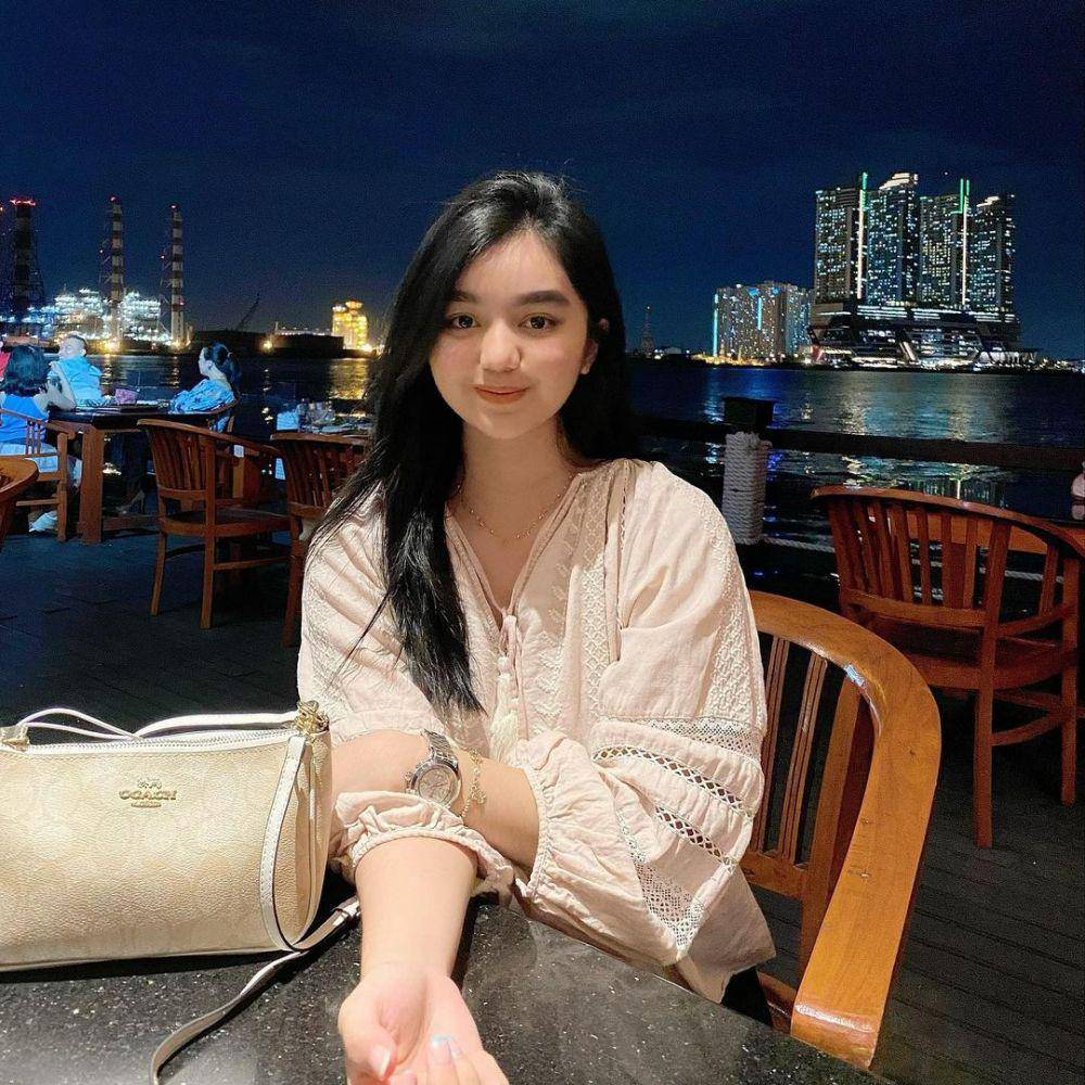 Ayi (instagram.com/ayiii____)