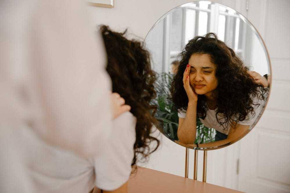 wanita sedang depresi (pexels.com/Polina Zimmerman)