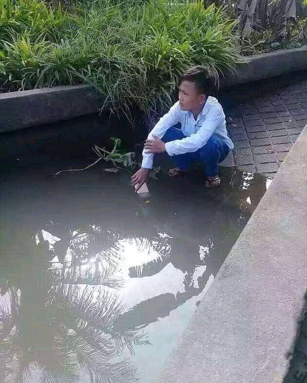momen kocak karena gak lihat (instagram.com/aw_lucu)