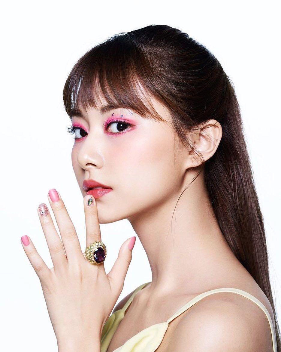 potret Tzuyu TWICE (instagram.com/queentzuyu)