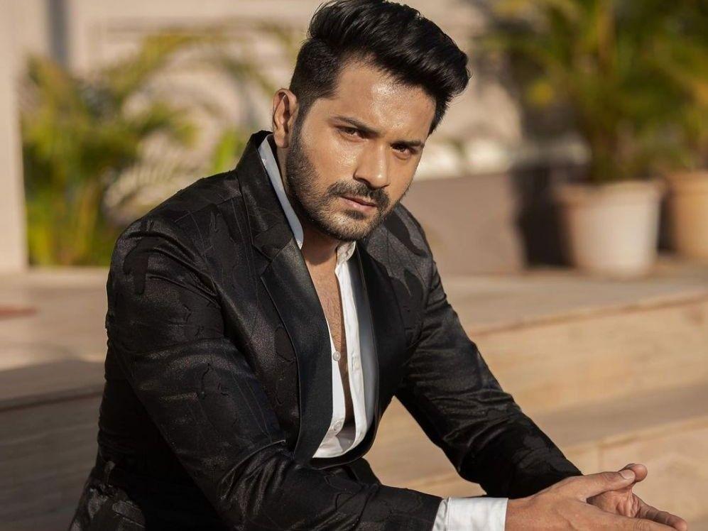 10 Potret Mrunal Jain yang Makin Gagah, Sempat Bikin Emosi di Uttaran!
