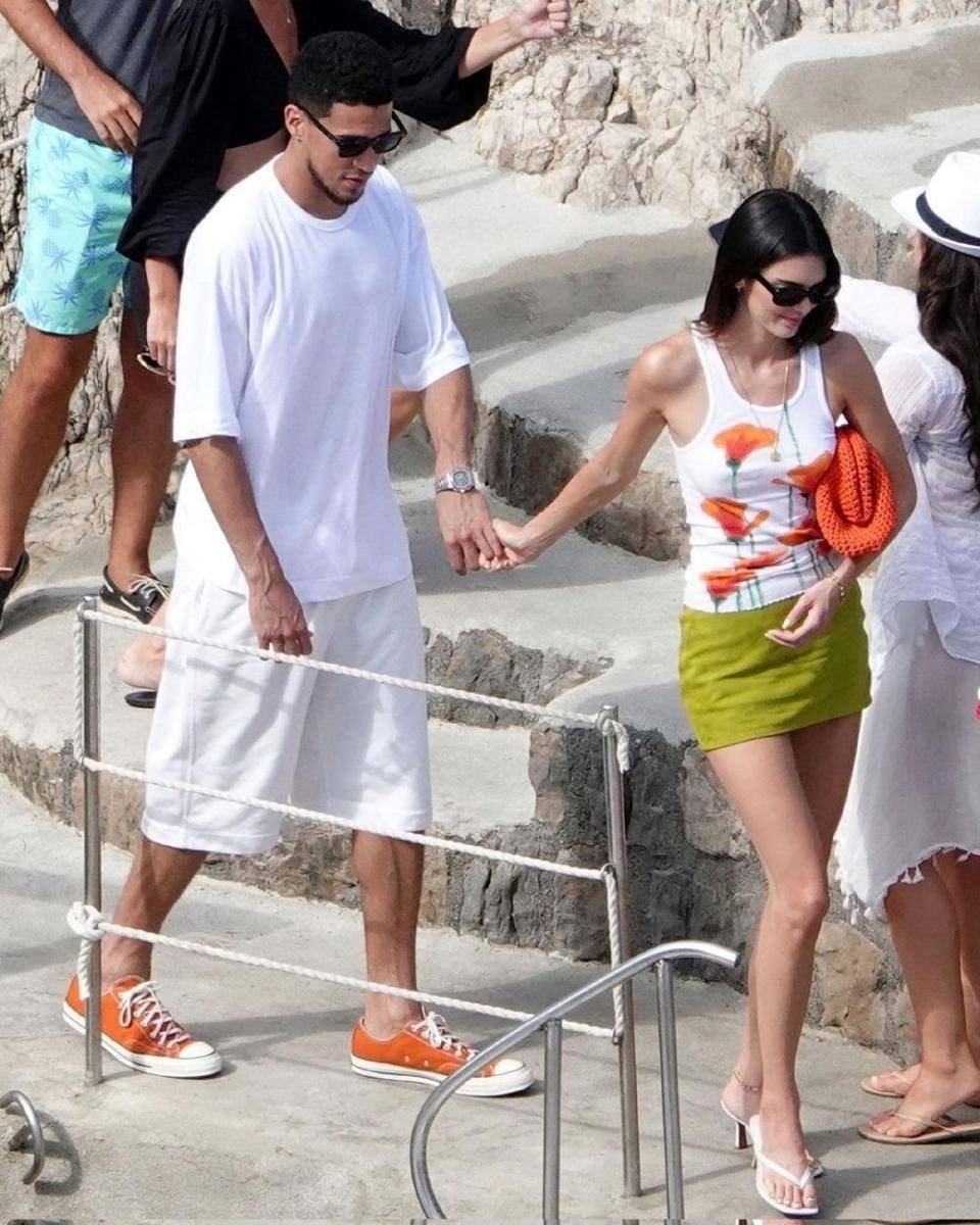 Devin Booker & Kendall Jenner (instagram.com/kendallxworld)