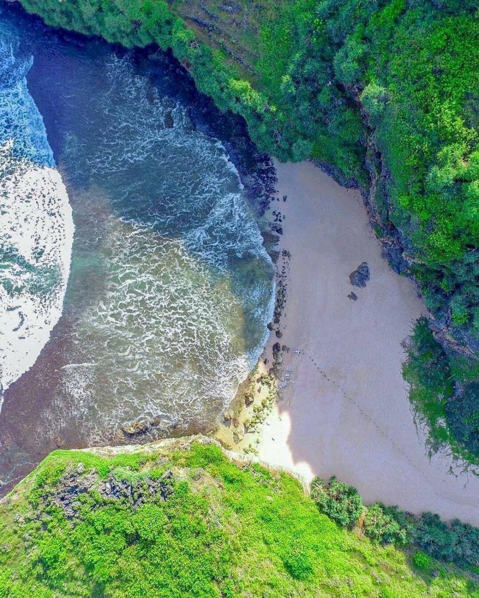 Pantai Ngrawah (instagram.com/detra_vianzt)