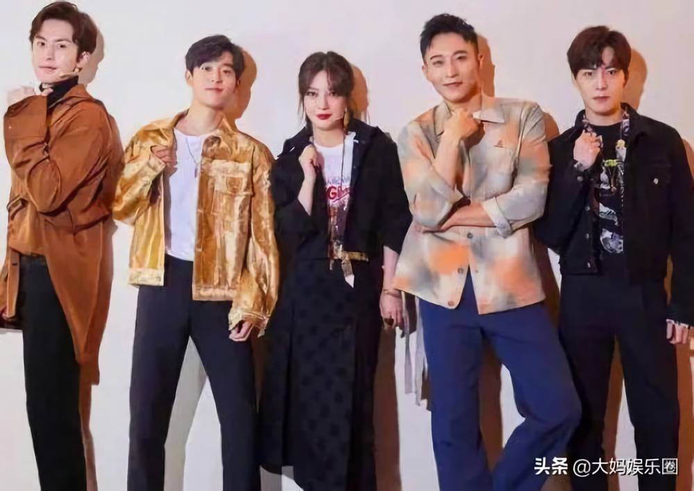 Vicki Zhao dan Zhang Zhehan (Weibo.com/zhaowei)