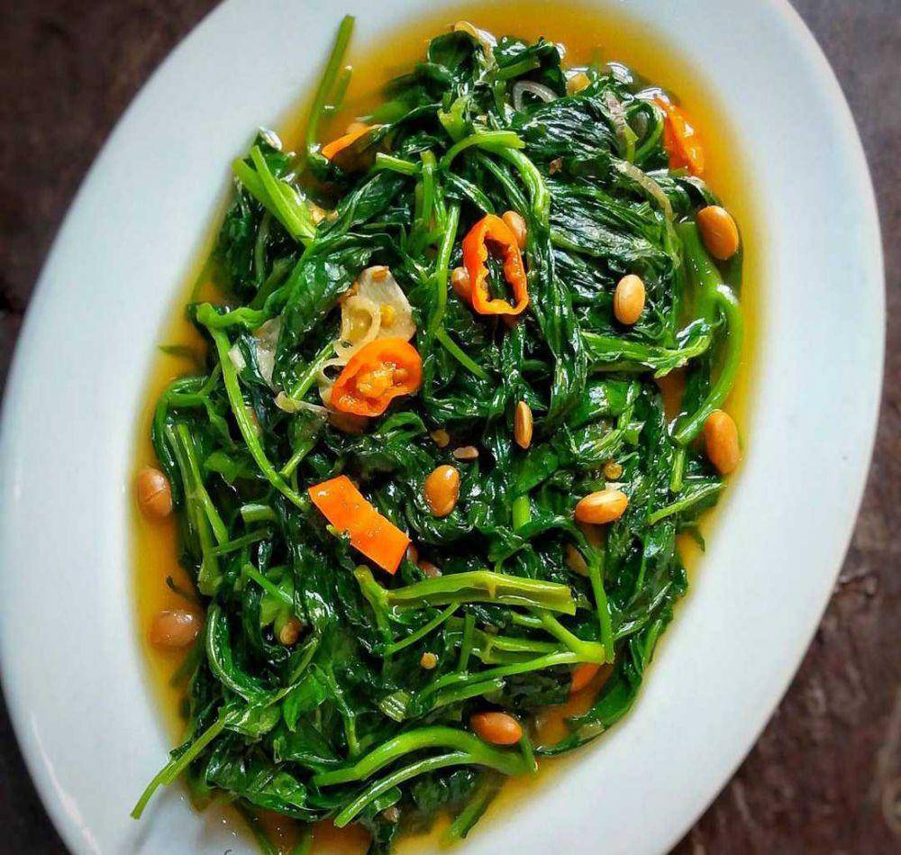 Tumis kangkung tauco (instagram.com/mayasefry)