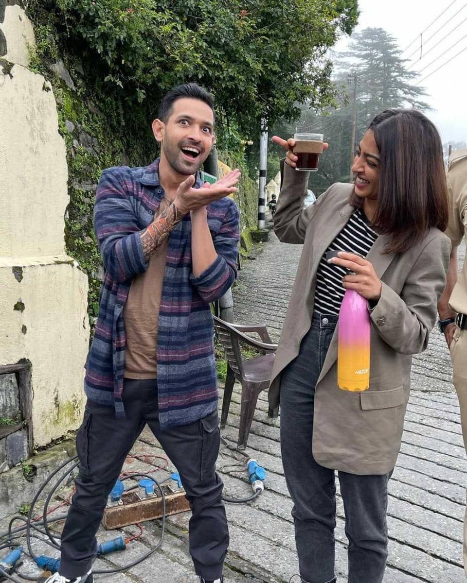 potret Radhika dan Vikrant Massey (instagram.com/radhikaofficial)