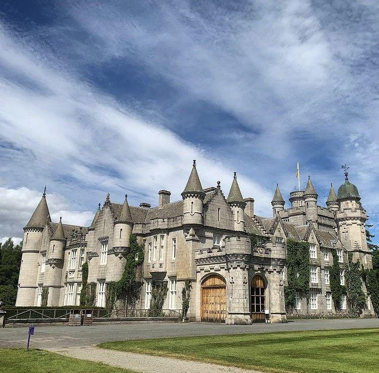 Mengenal Kastil Balmoral, Tempat Favorit Ratu Elizabeth II