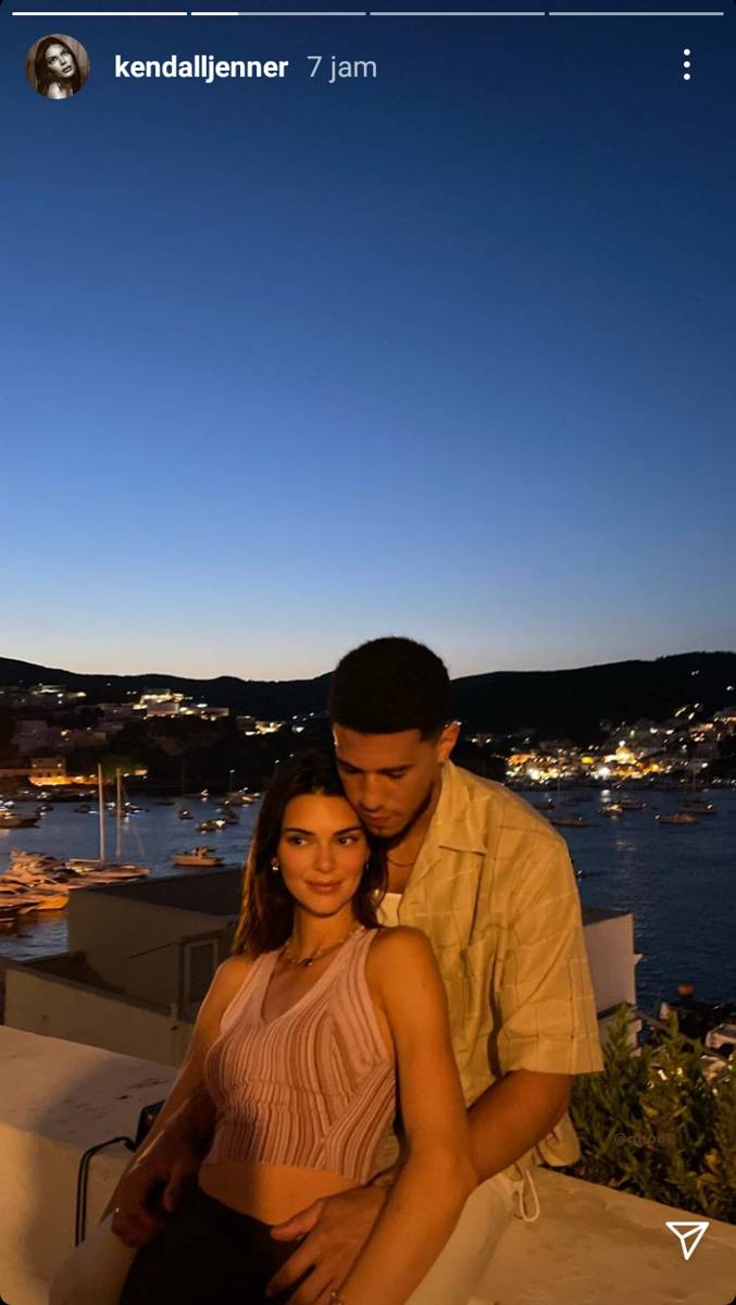 Kendall Jenner & Devin Booker  (instagram.com/kendalljenner)