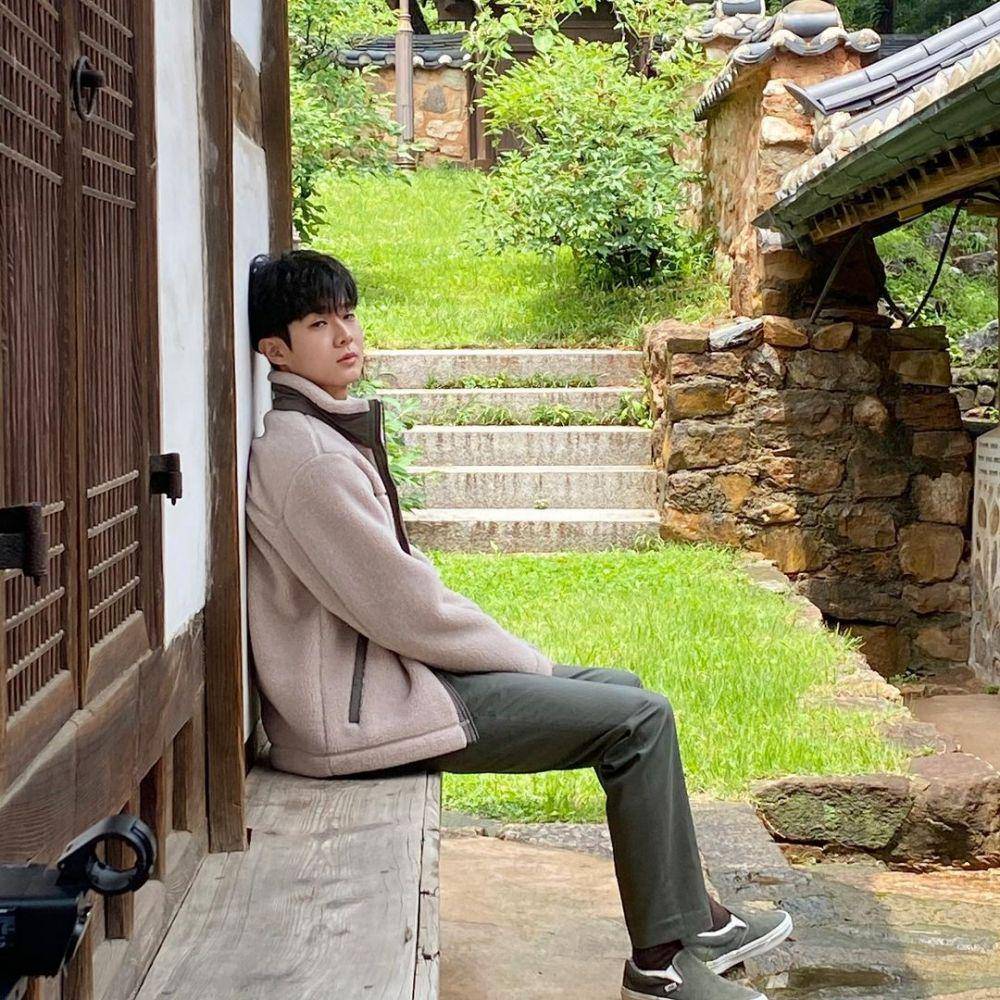 ootd Choi Woo Shik (instagram.com/management_soop)