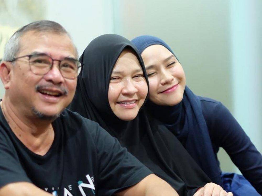 Zaskia Adya Mecca dan kedua orangtuanya (instagram.com/ekawiratakusumah)