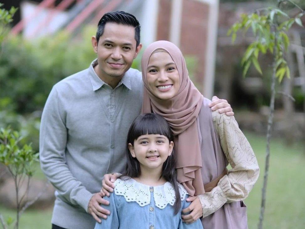 Bak Anak Kandung, 10 Potret Akrab Dude, Alyssa, dan Ciara Brosnan