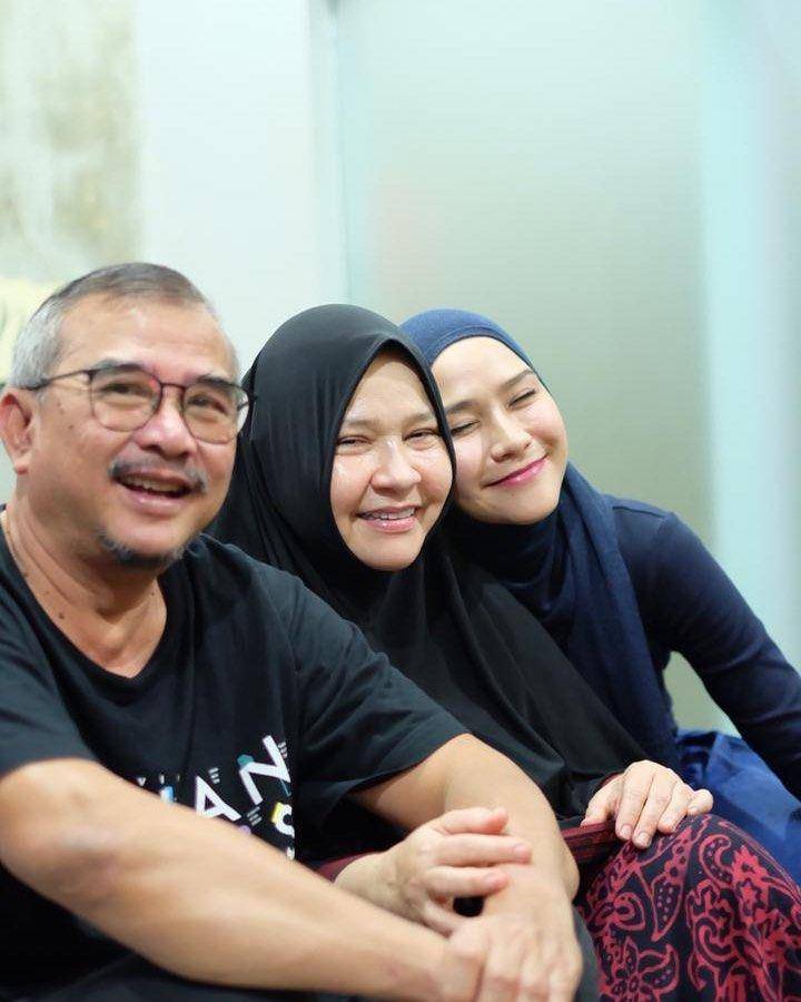 Zaskia Adya Mecca dan kedua orangtuanya (instagram.com/ekawiratakusumah)
