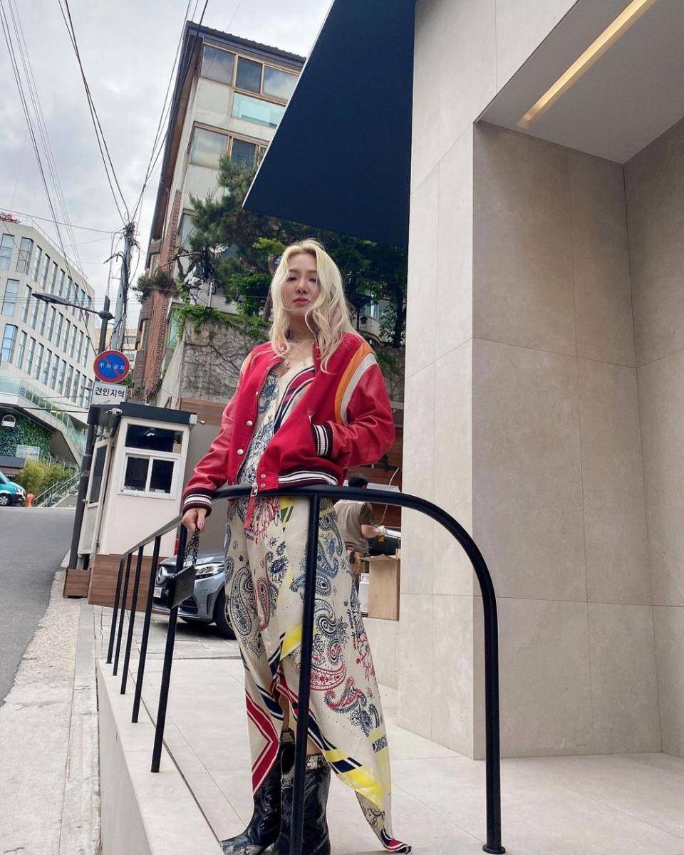 Dress ala Hyoyeon SNSD (instagram.com/hyoyeon_x_x)