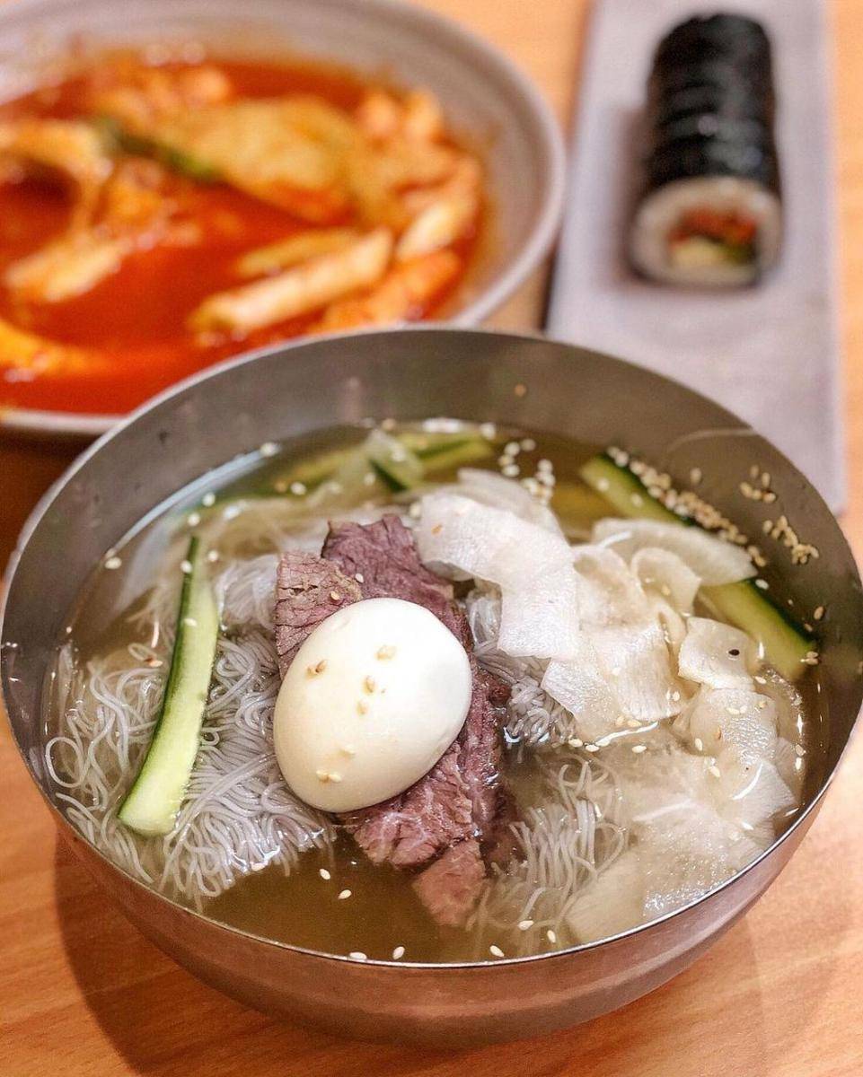 Naengmyeon (instagram.com/eatswitheva)