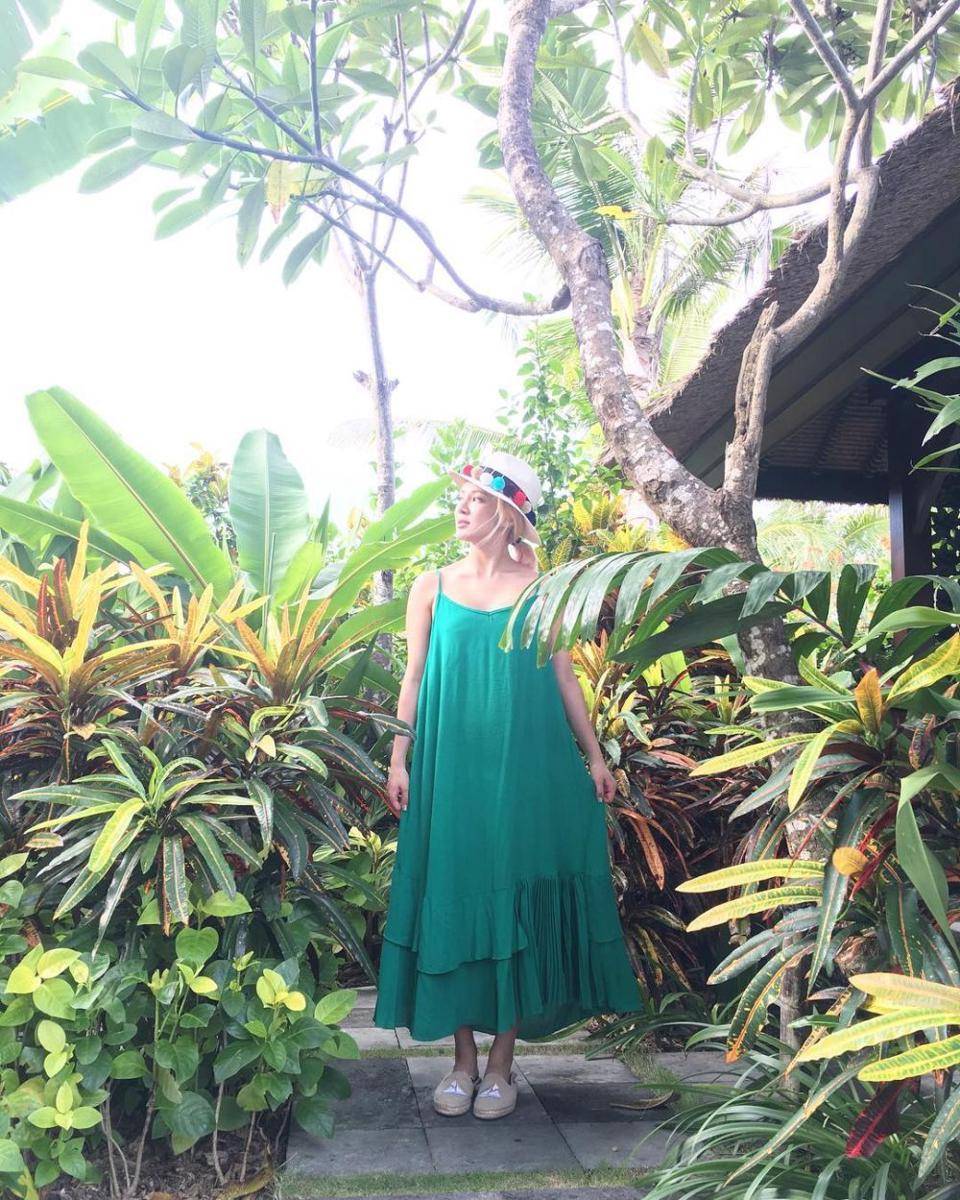 Dress ala Hyoyeon SNSD (instagram.com/hyoyeon_x_x)