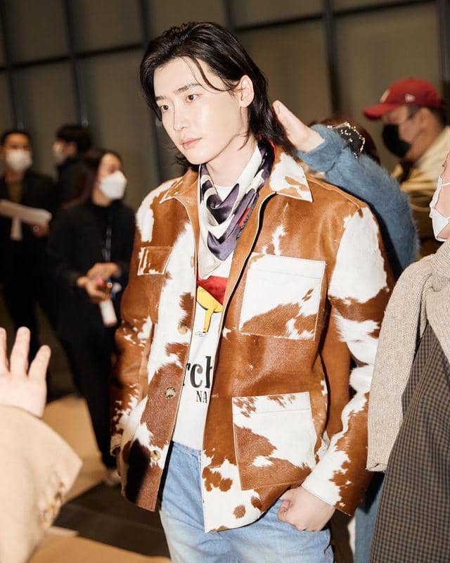 Lee Jong Suk (instagram.com/jongsuk0206)