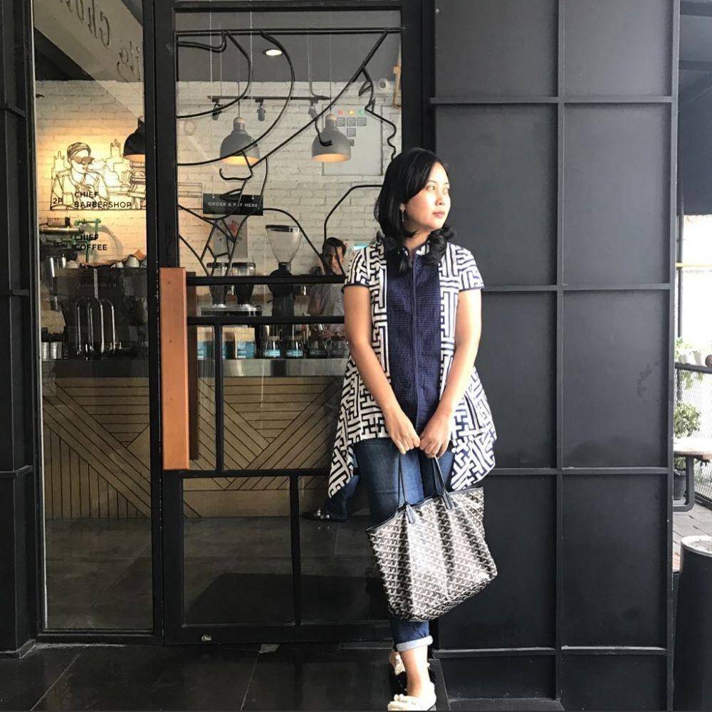 Pipiet Noor, founder Nona Rara Batik (https://www.instagram.com/pipietnoor/)