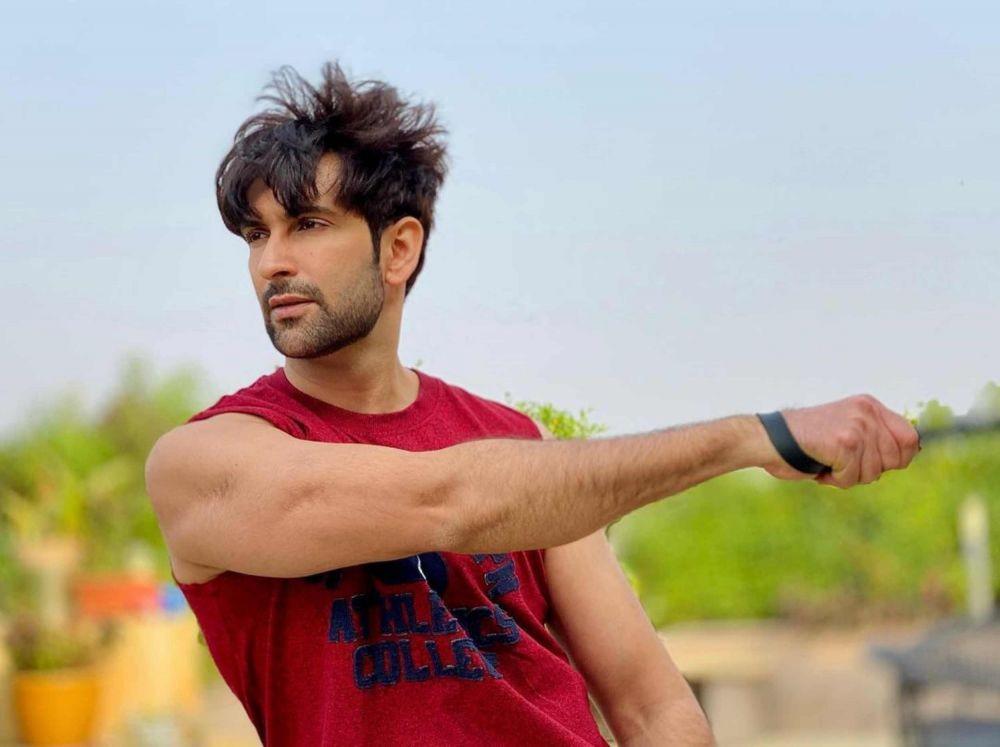 10 Potret Macho Nandish Sandhu, Mantan Suami Tapasya Uttaran