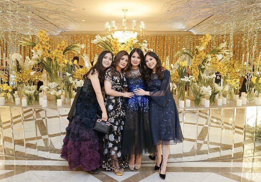 Gaya Kondangan Keluarga Tanoesoedibjo (instagram.com/jessicatanoe)