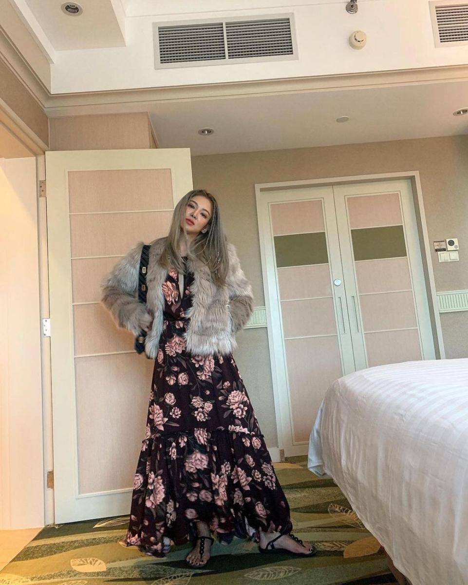 Dress ala Hyoyeon SNSD (instagram.com/hyoyeon_x_x)