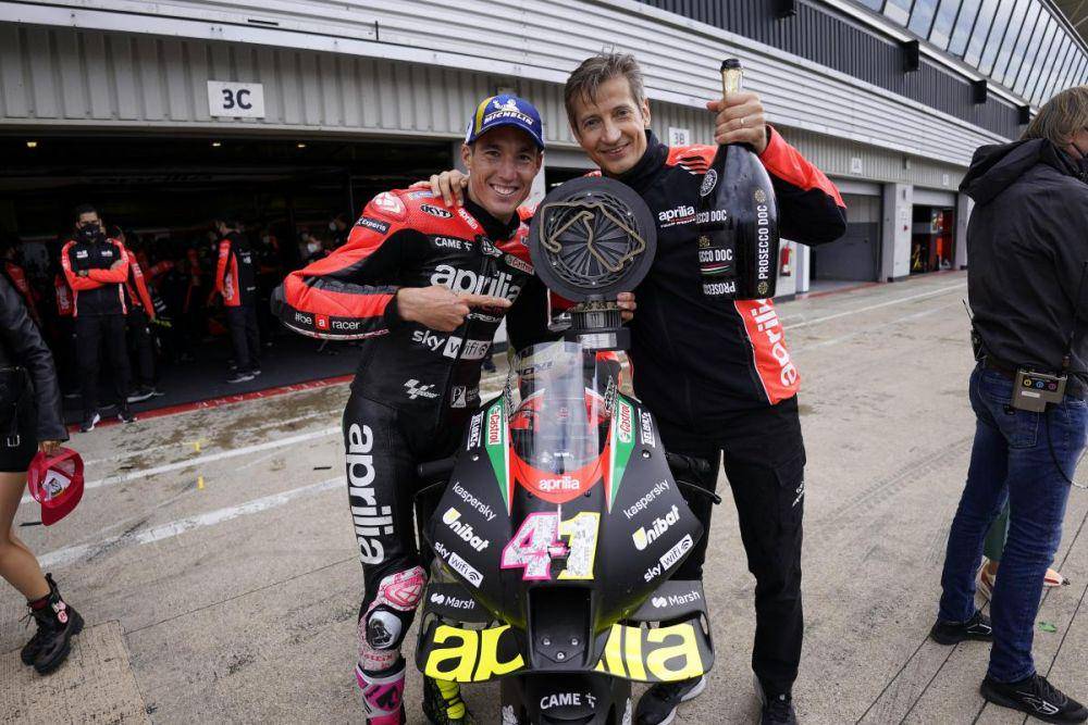 Aleix Espargaro berselebrasi usai GP Inggris (motogp.com)
