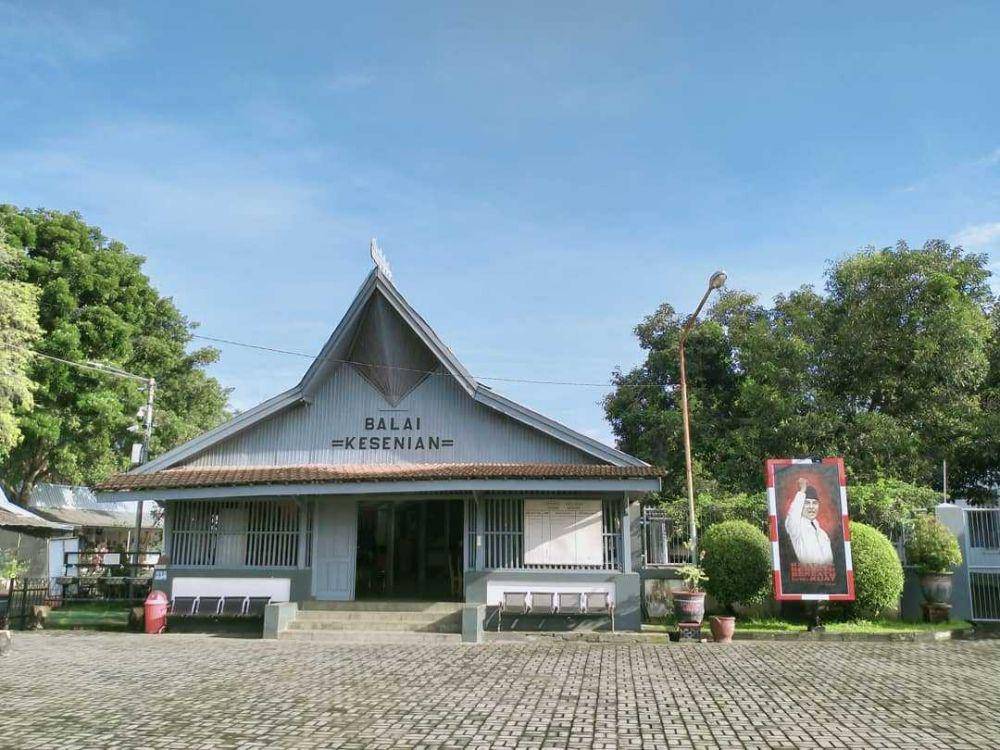 potret Balai Kesenian Istana Gebang(instagram.com/blitar_ku)