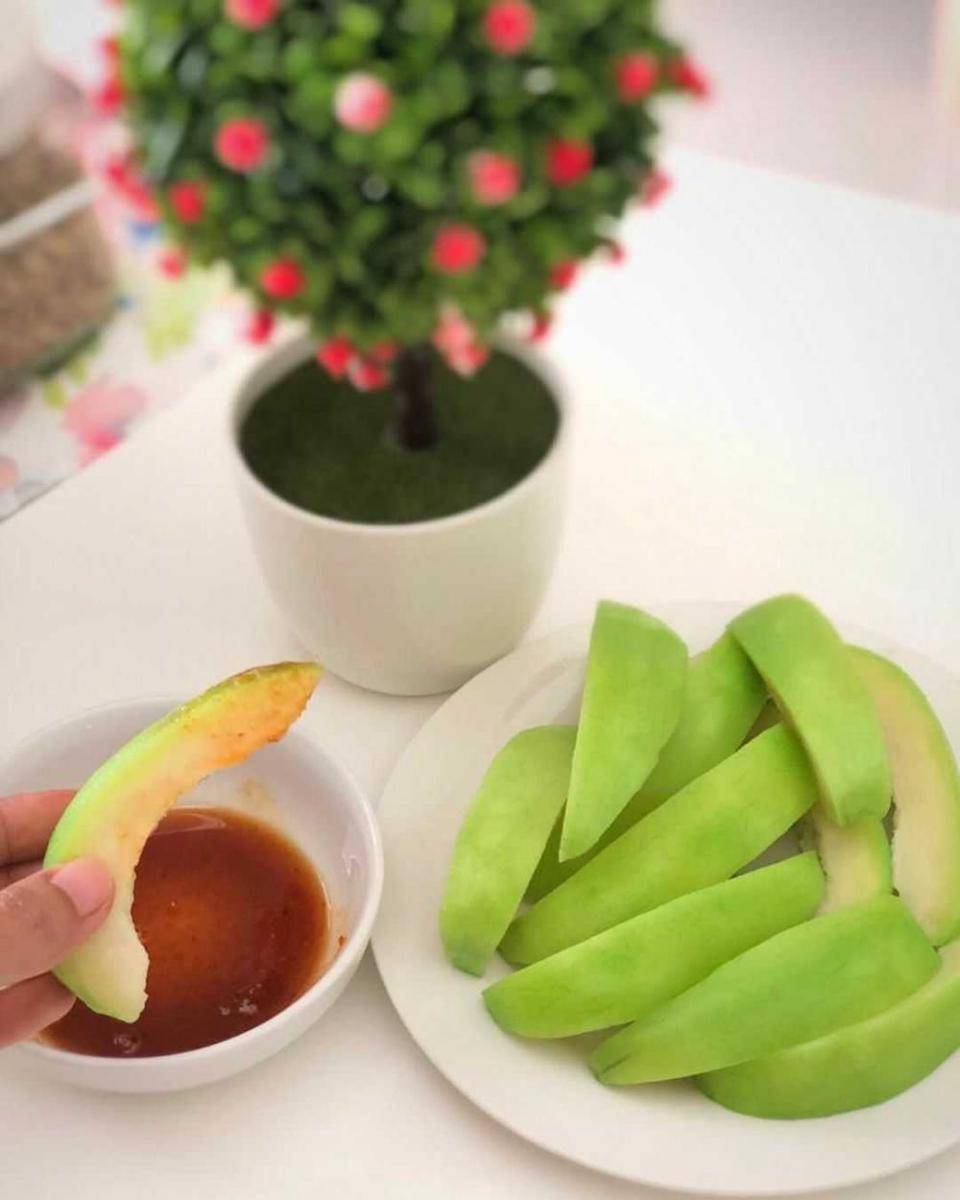 manisan jambu (instagram.com/pastii_enak)