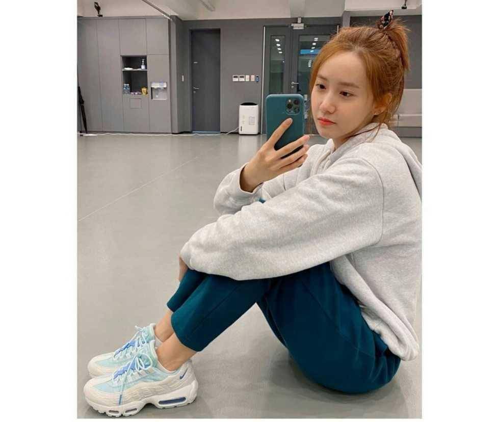 Yoona SNSD (Instagram.com/yoona_lim)