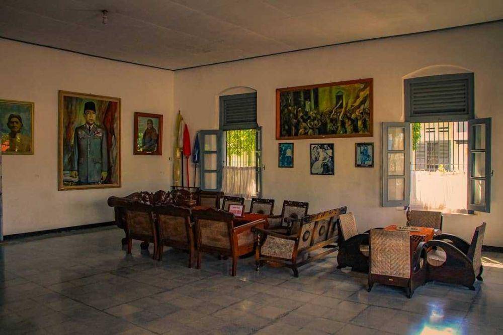 potret Ruang Tamu Istana Gebang (instagram.com/ericdragunov)