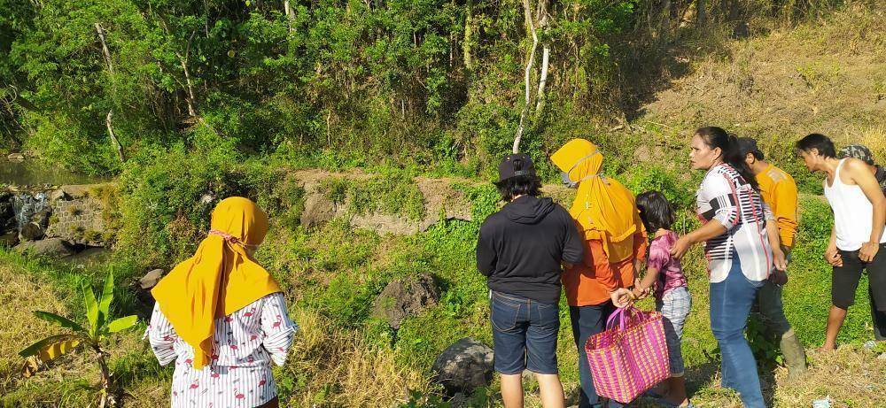 Warga saat mendatangi lokasi.IDN Times /Istimewa