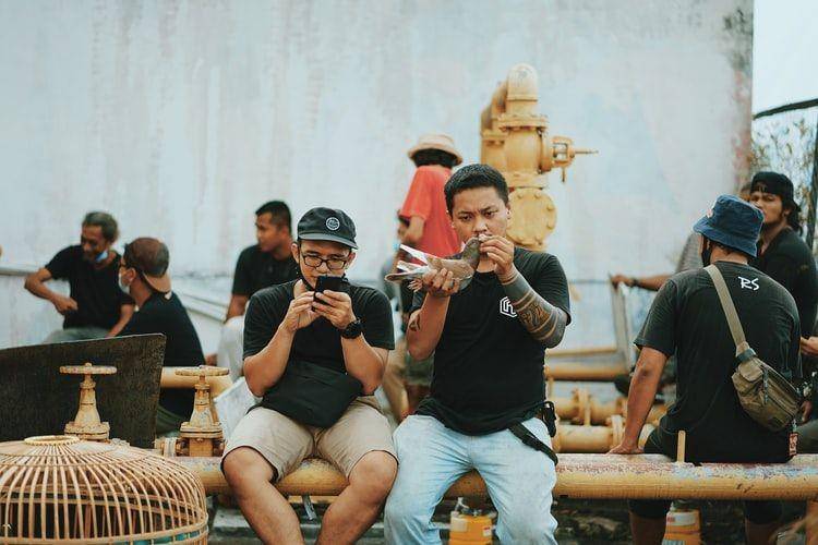 Ilustrasi orang Jakarta (unsplash.com/Rendy Novantino)