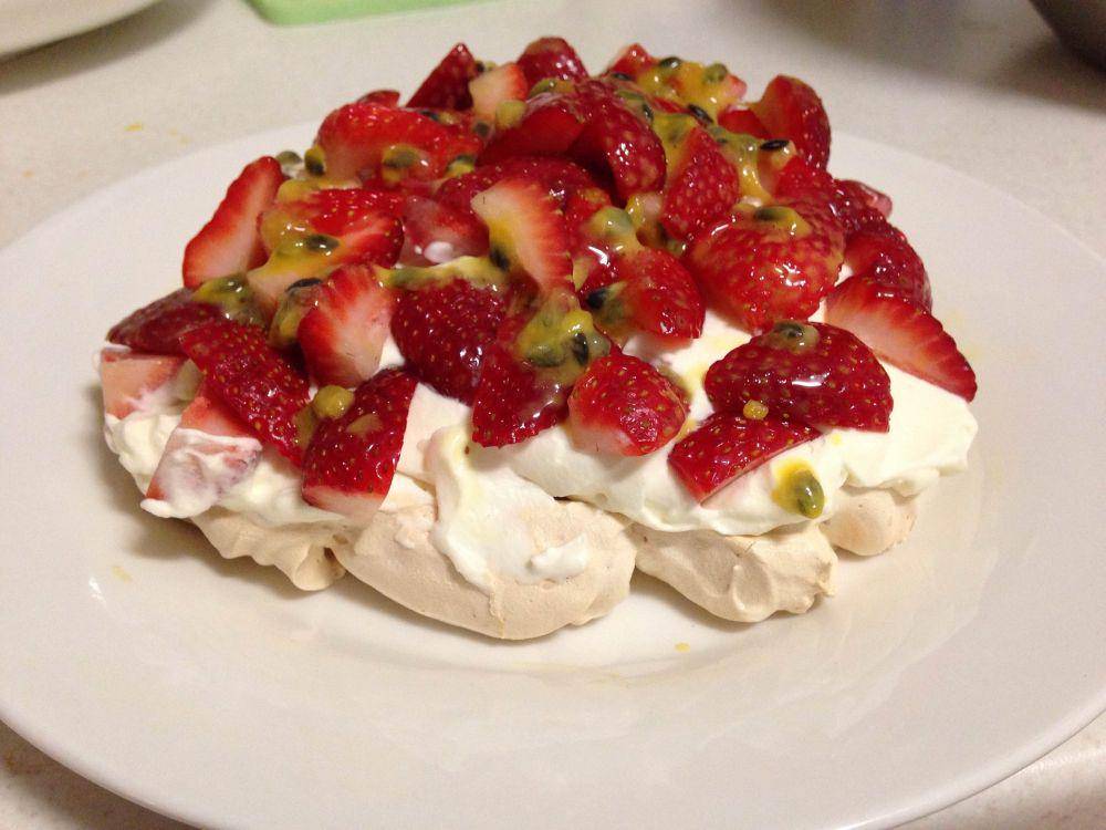 ilustrasi pavlova markisa (pixabay.com/janeb13)