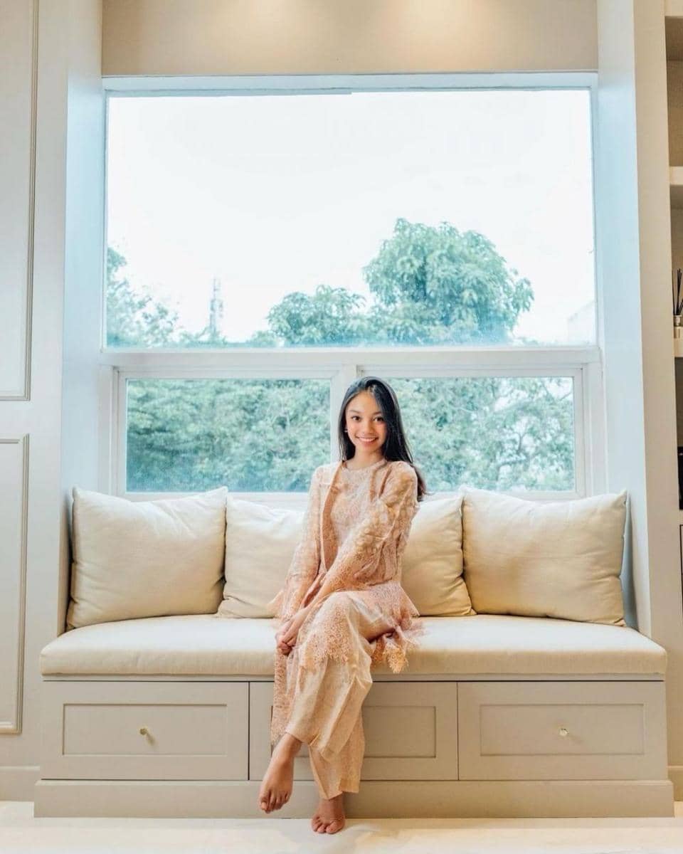 Gaya Kebaya dan Etnik ala Naura Ayu (instagram.com/naura.ayu)