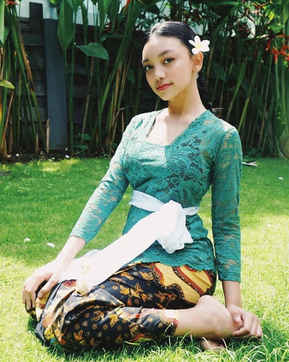 Gaya Kebaya dan Etnik ala Naura Ayu (instagram.com/naura.ayu)