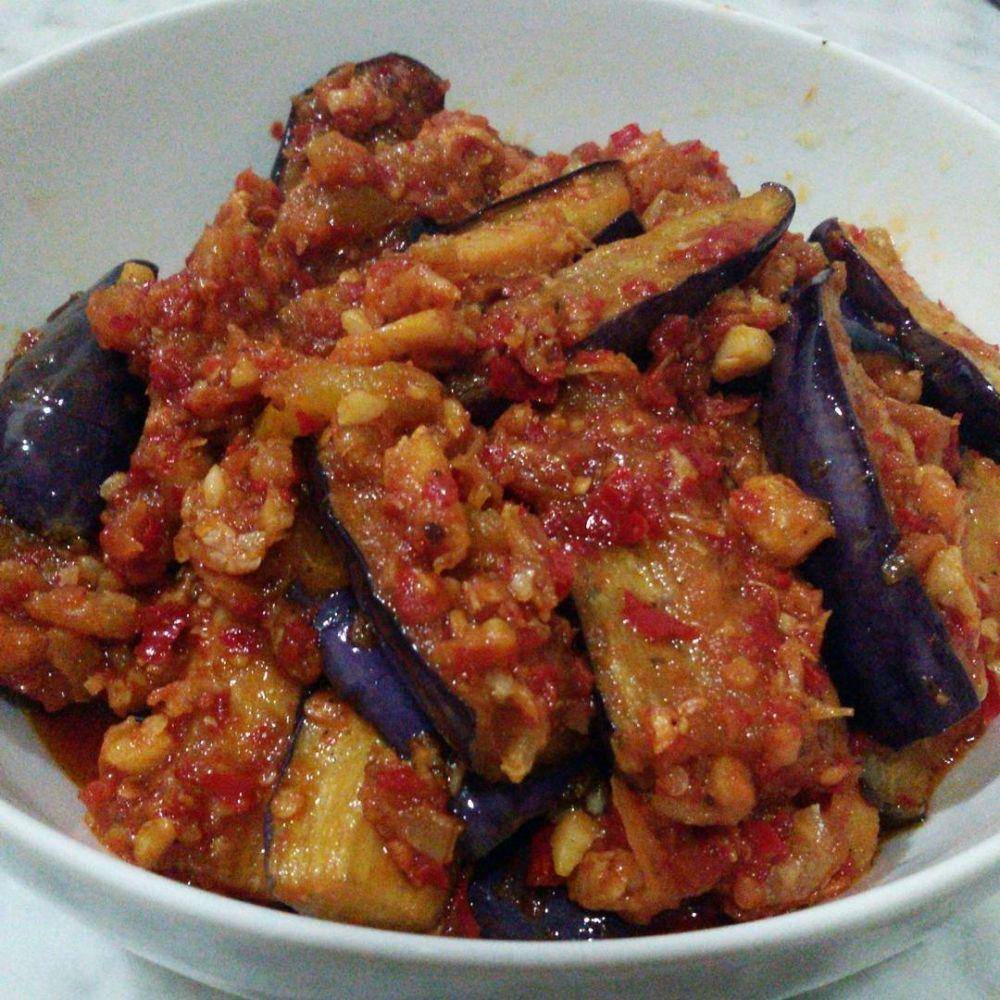 Terong Ebi Balado (instagram.com/vivianbasirun)