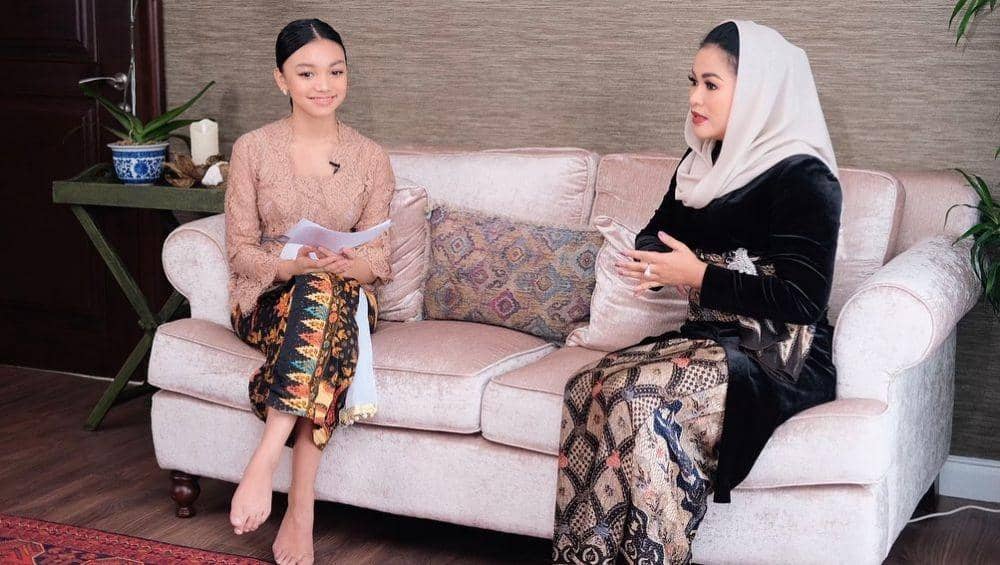 Gaya Kebaya dan Etnik ala Naura Ayu (instagram.com/naura.ayu)